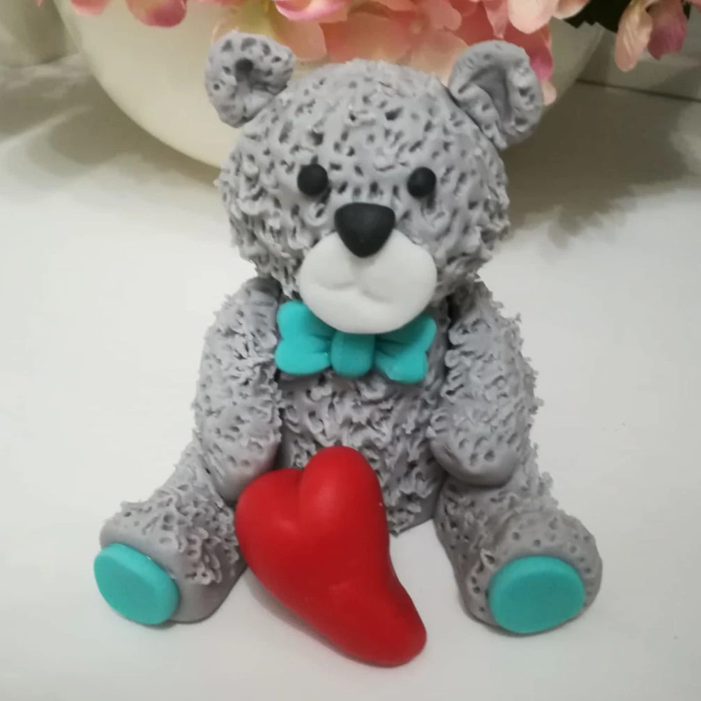 Knuddelbär Mit Herz Modelliert – Bild 3